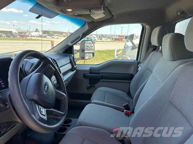 Ford F450 XL 4x2 Sunkvežimiai su dengtu kėbulu