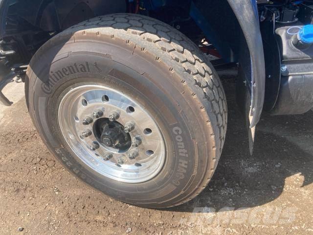 International HV Savivarčių priekabų vilkikai