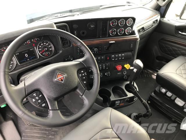 International HX Naudoti vilkikai