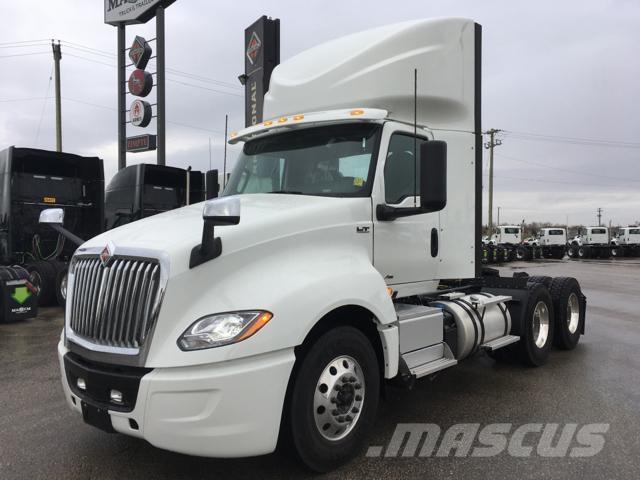 International LT Naudoti vilkikai