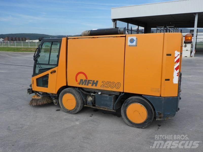 Aebi MFH 2500 Šlavimo sunkvežimiai