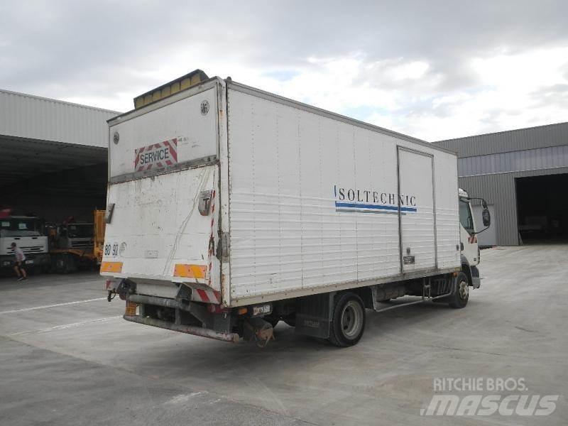 DAF LF 45 Sunkvežimiai su dengtu kėbulu