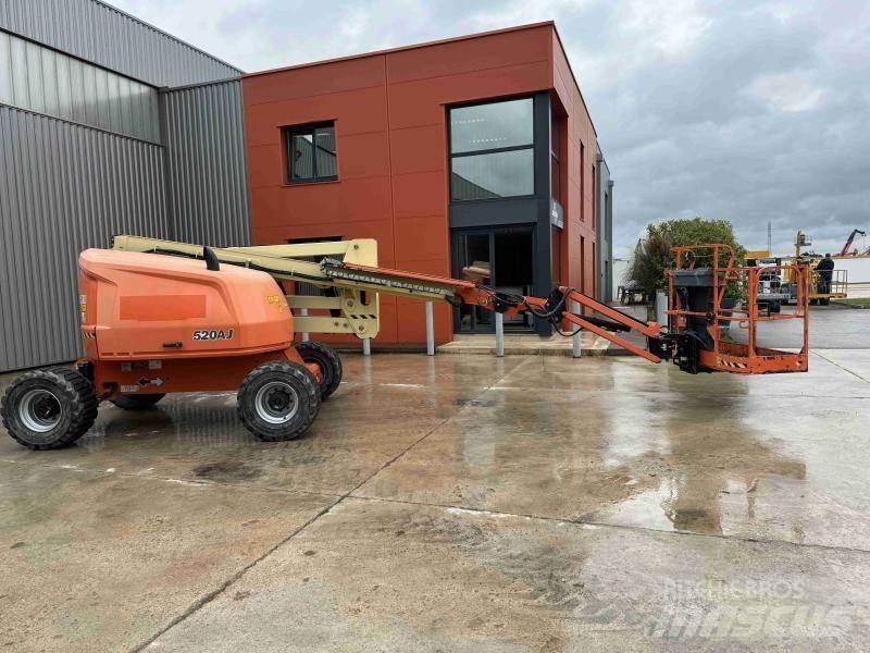 JLG 520AJ Alkūniniai keltuvai