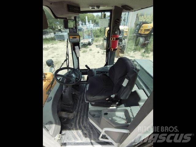 Liebherr L514 Naudoti ratiniai krautuvai