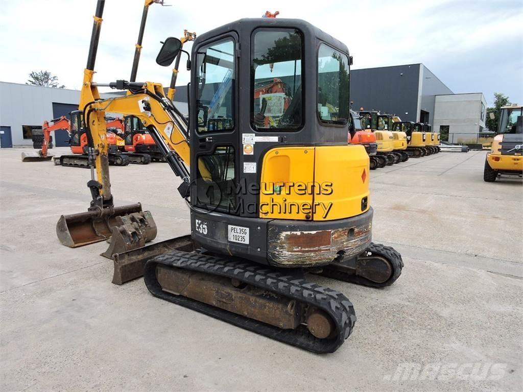 Bobcat E35 Statyba - Kita
