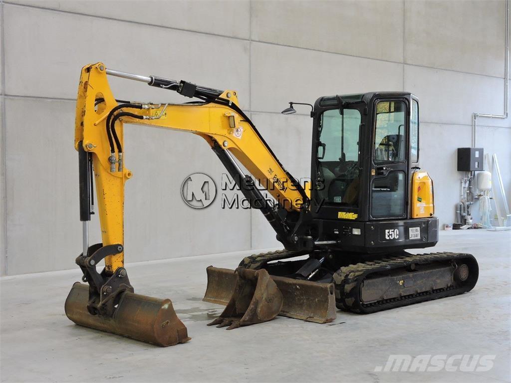 Bobcat E50 Statyba - Kita