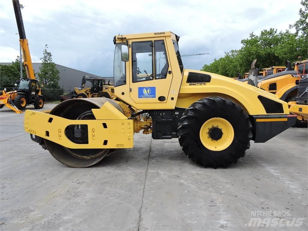 Bomag BW211D-4 GERMAN Kiti volai