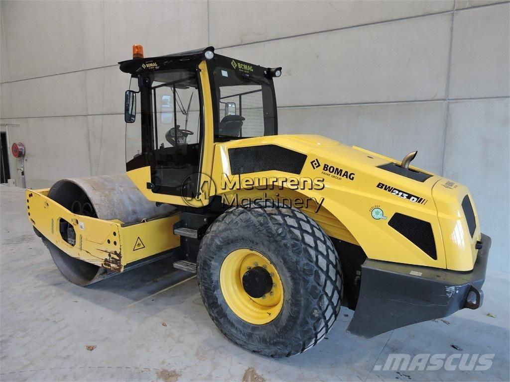 Bomag BW213 Kiti volai