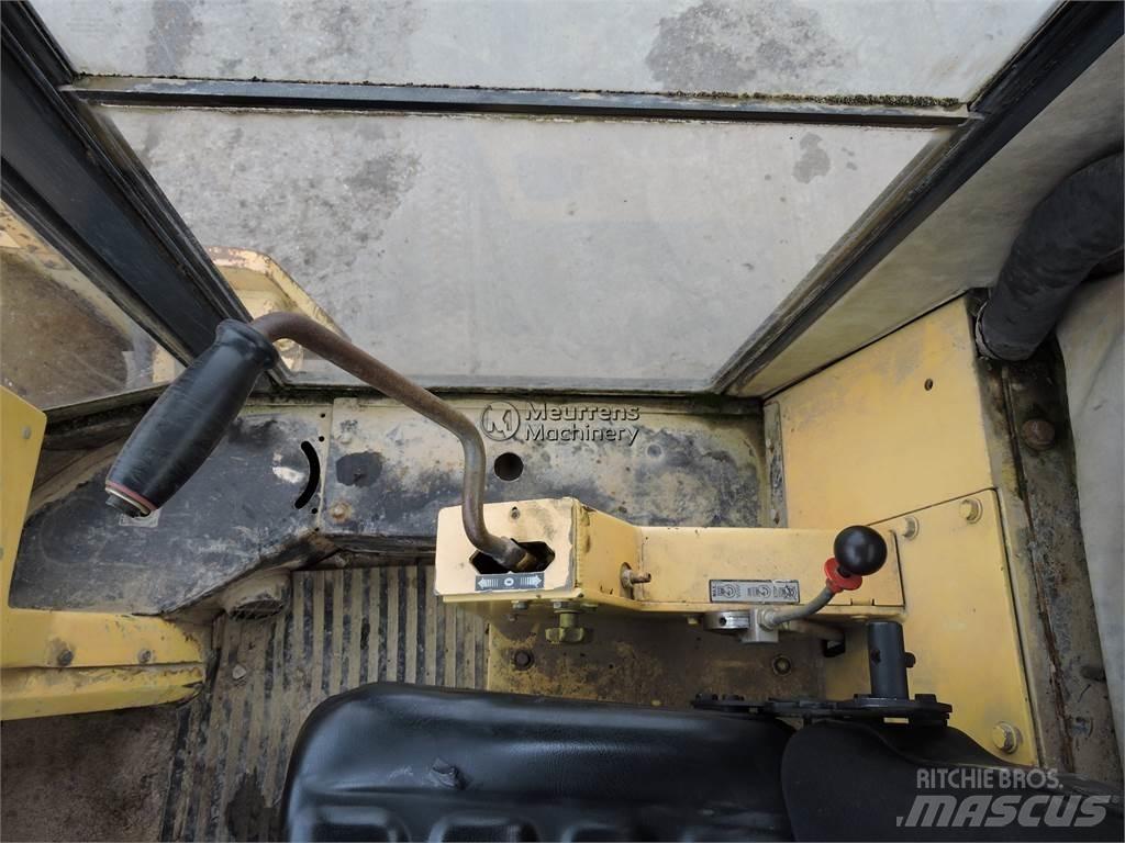 Bomag BW213D-2 Kiti volai