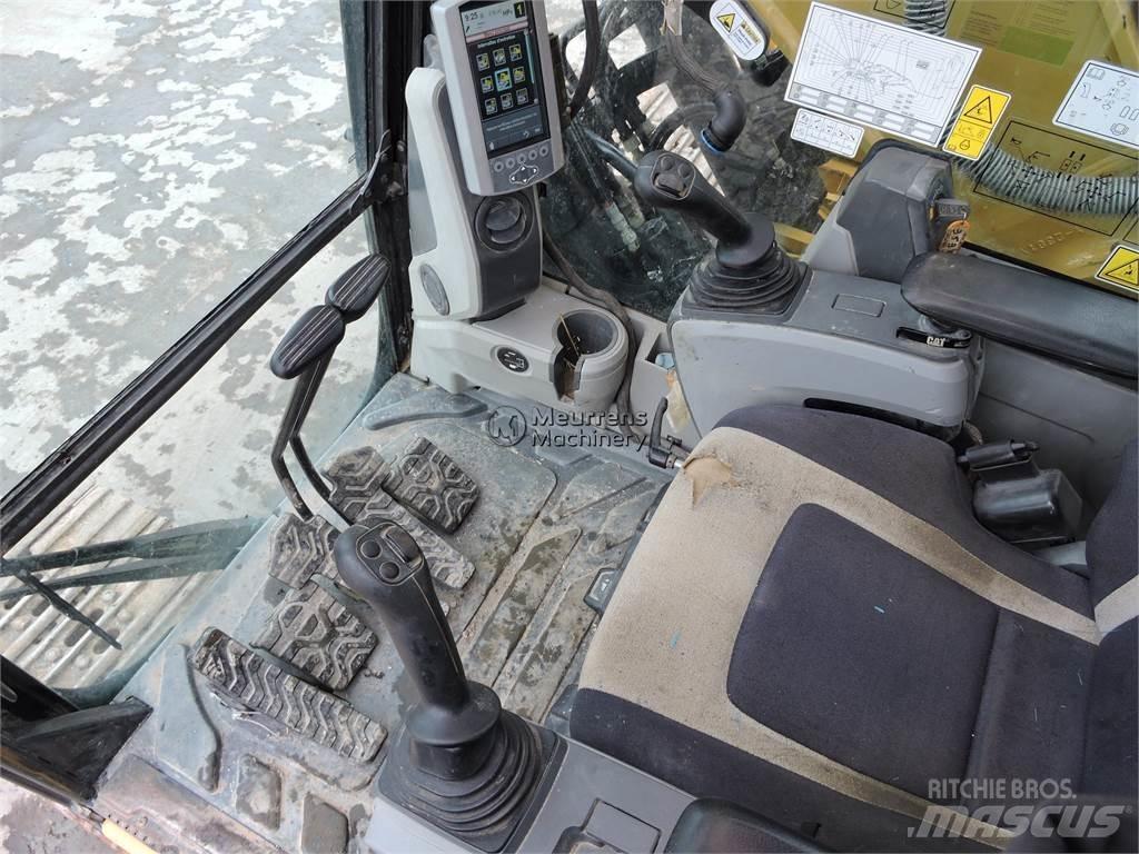 CAT 326F Vikšriniai ekskavatoriai