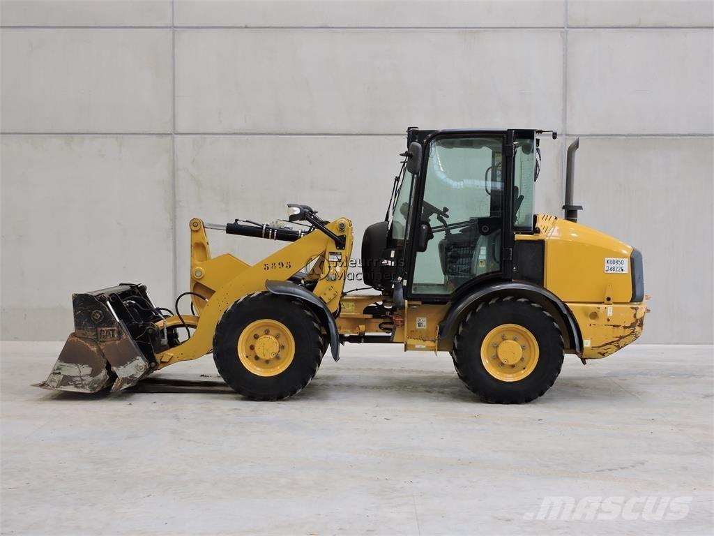 CAT 906M + FORK Naudoti ratiniai krautuvai