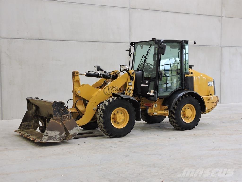 CAT 906M + FORK Naudoti ratiniai krautuvai
