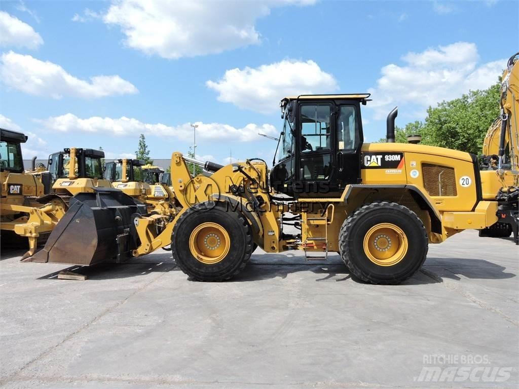 CAT 930M Naudoti ratiniai krautuvai
