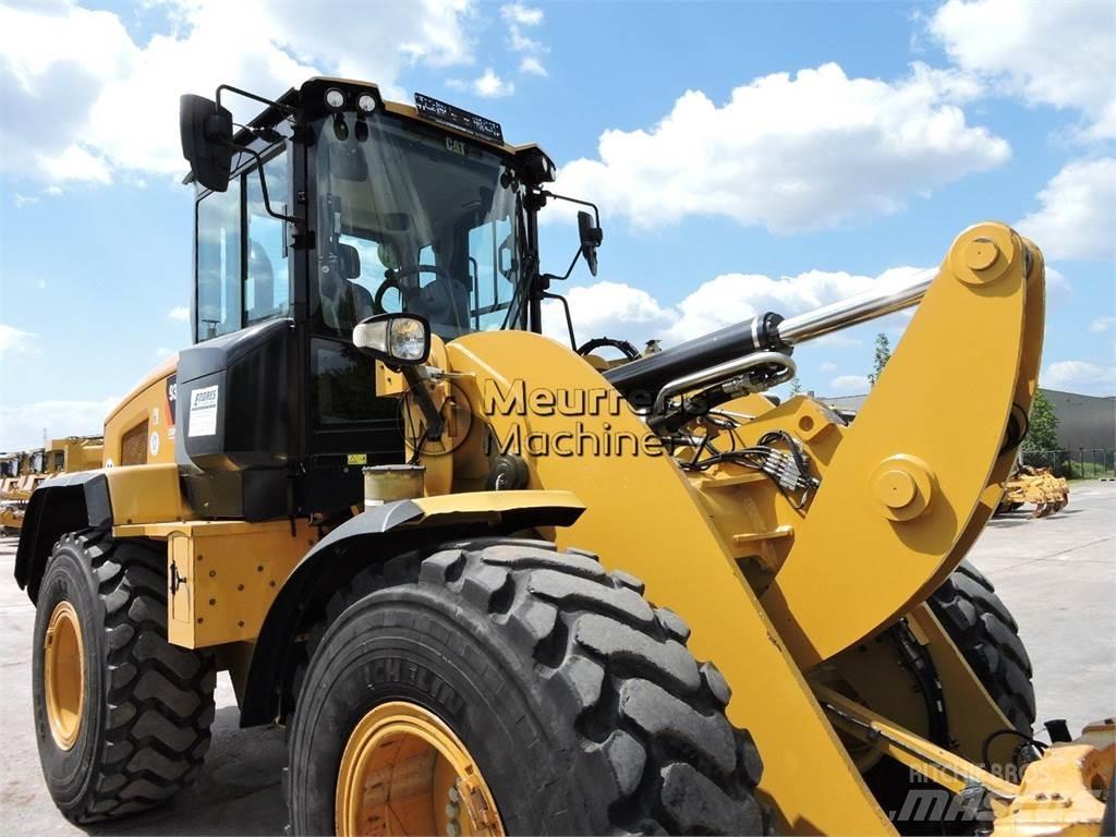 CAT 930M Naudoti ratiniai krautuvai