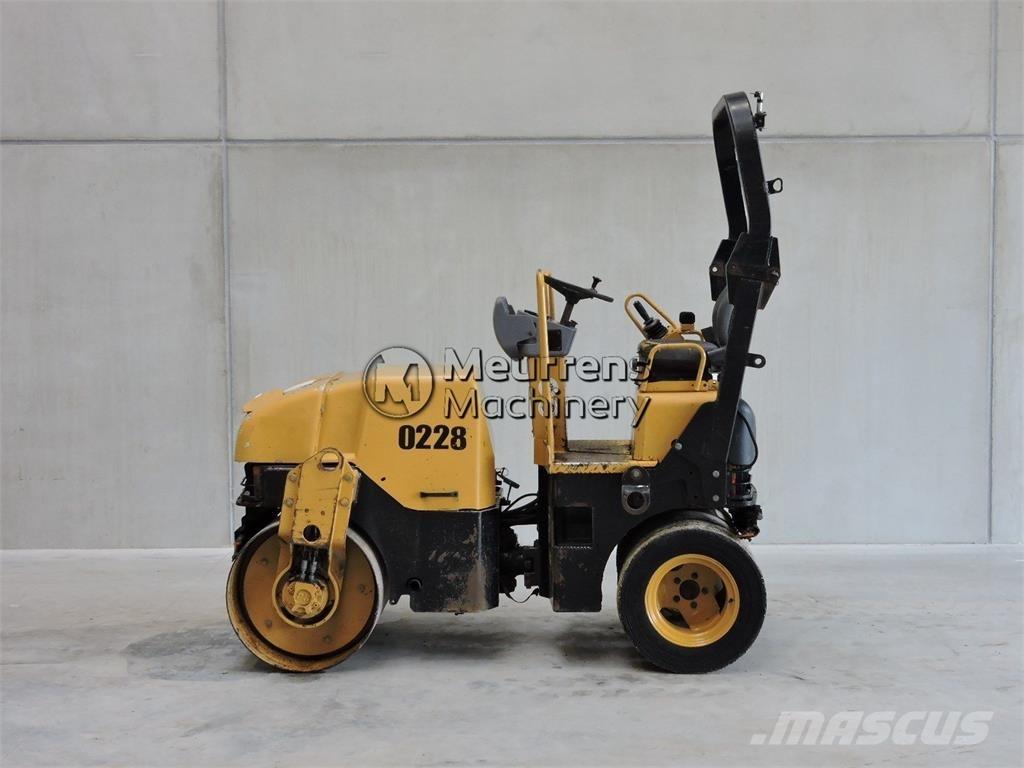 CAT CB225E Kiti volai