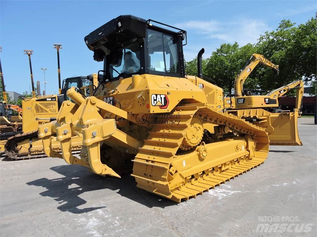 CAT D5 Buldozeriai