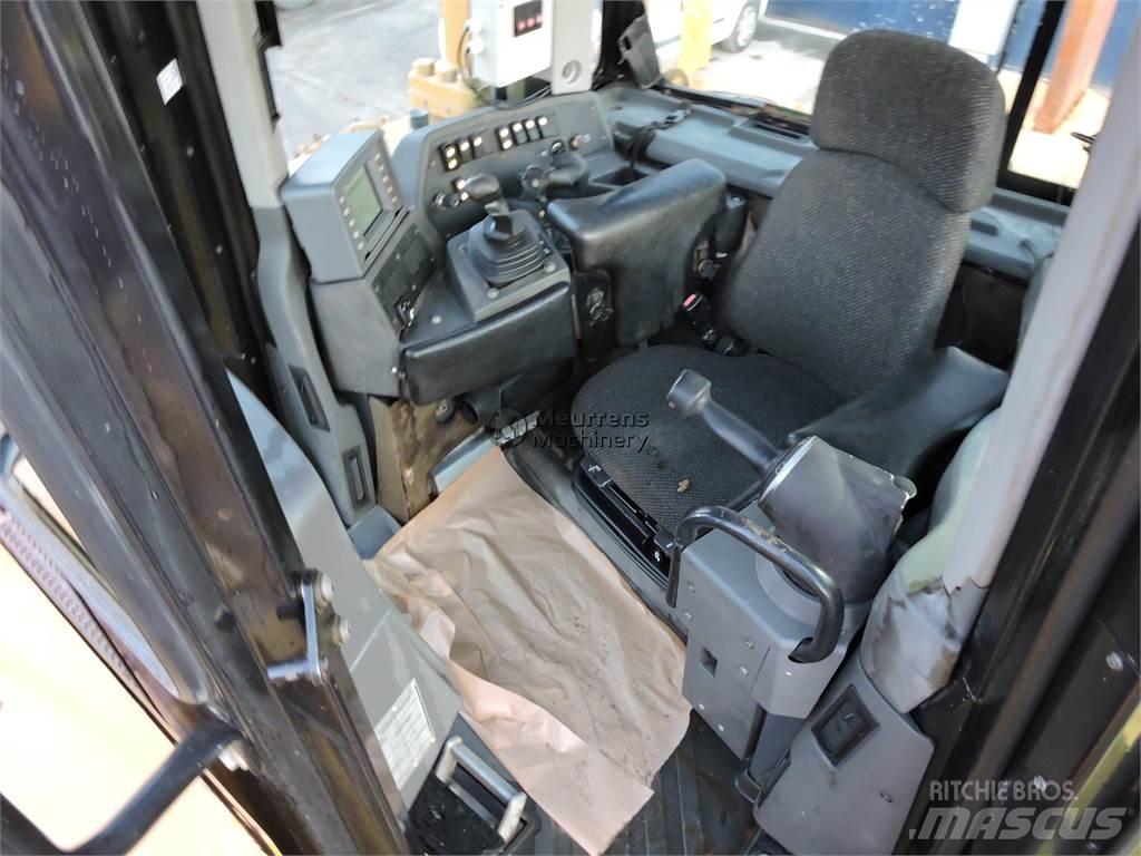 CAT D8T Buldozeriai