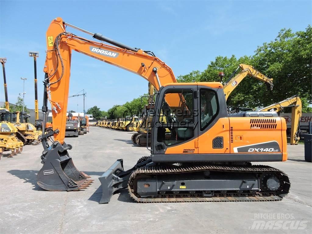Doosan DX140LC Vikšriniai ekskavatoriai