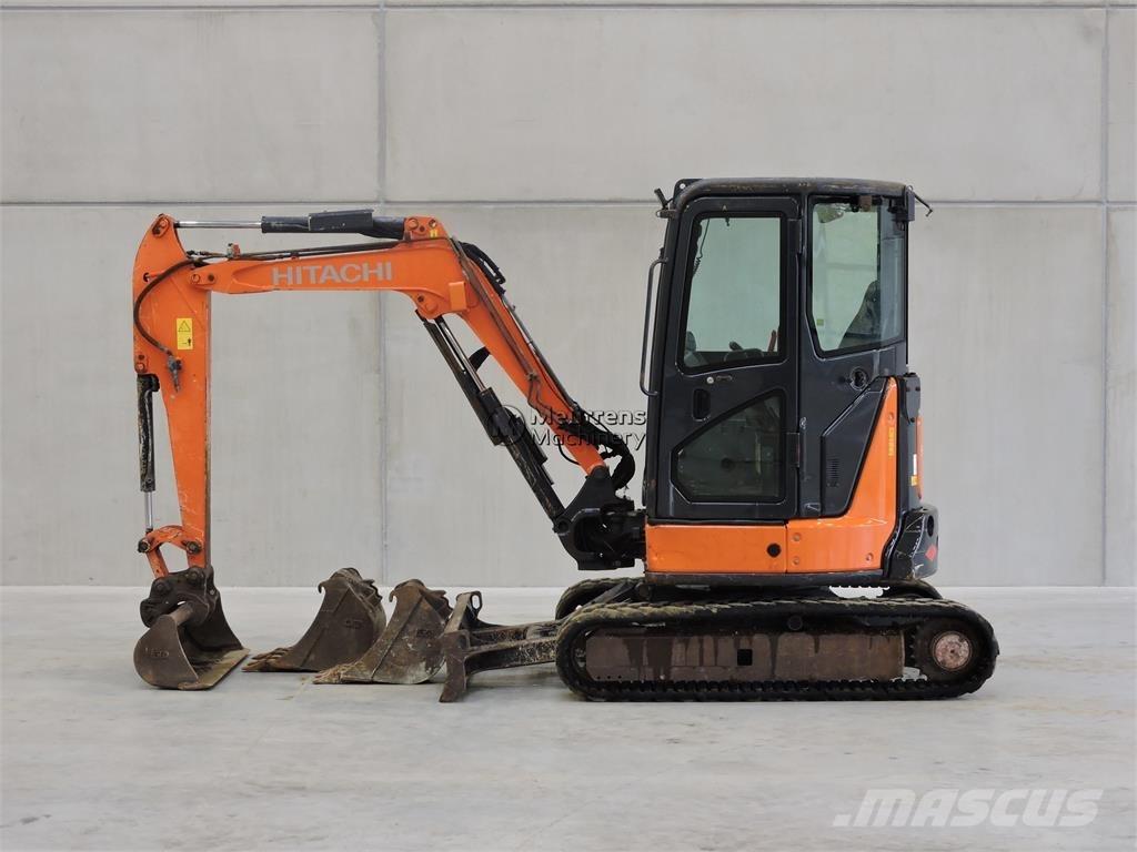 Hitachi ZX33U-5A Statyba - Kita