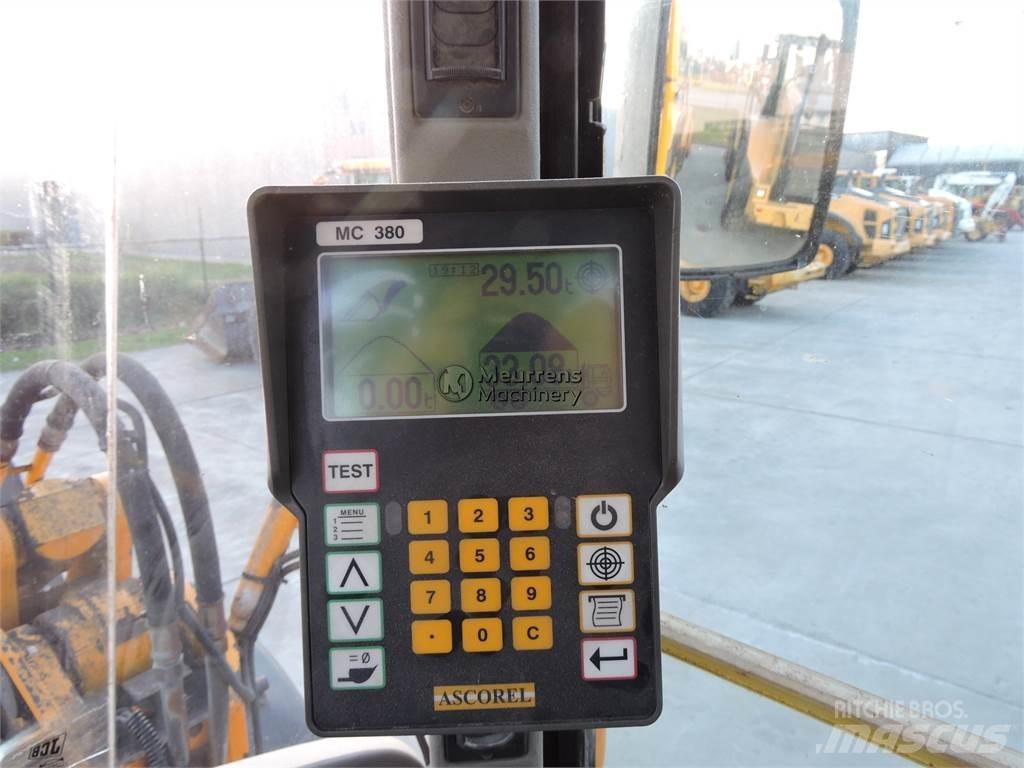 JCB 436B Naudoti ratiniai krautuvai