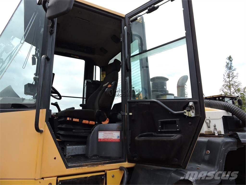 Komatsu WA320 Naudoti ratiniai krautuvai