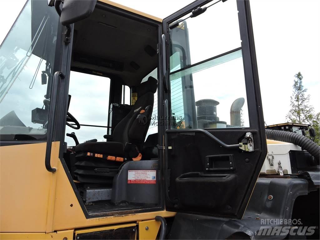 Komatsu WA320 Naudoti ratiniai krautuvai