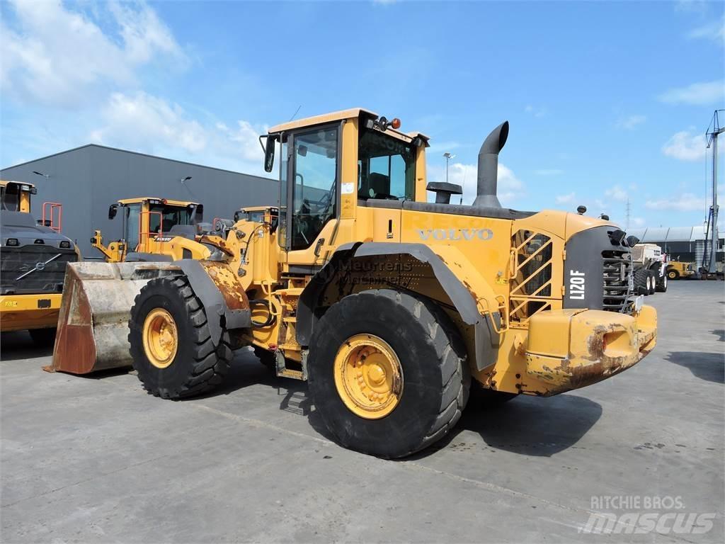 Volvo L120F Naudoti ratiniai krautuvai