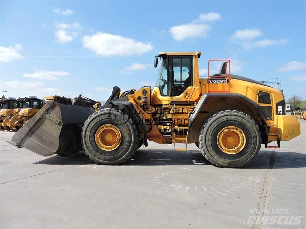 Volvo L220H Naudoti ratiniai krautuvai