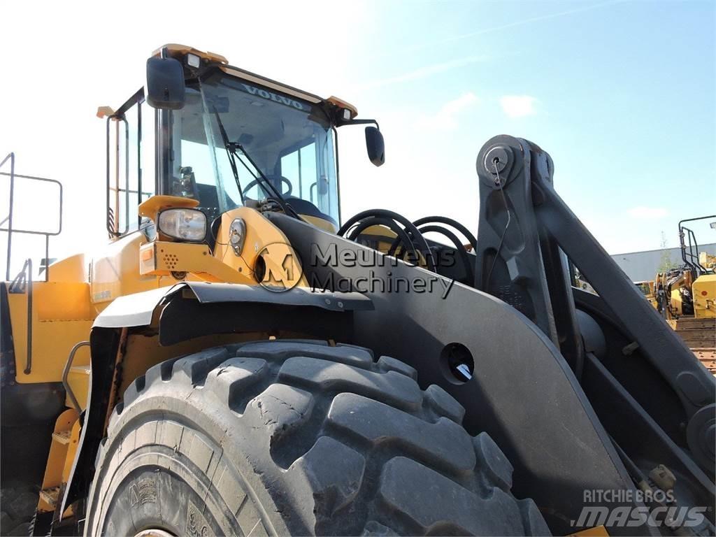 Volvo L220H Naudoti ratiniai krautuvai