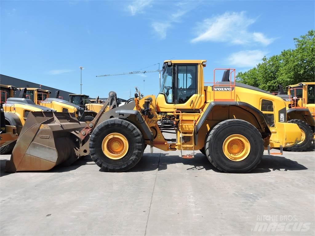 Volvo L220H Naudoti ratiniai krautuvai