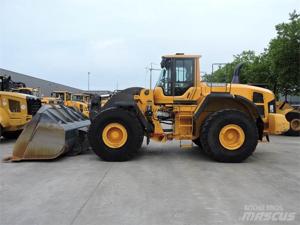 Volvo L250G Naudoti ratiniai krautuvai