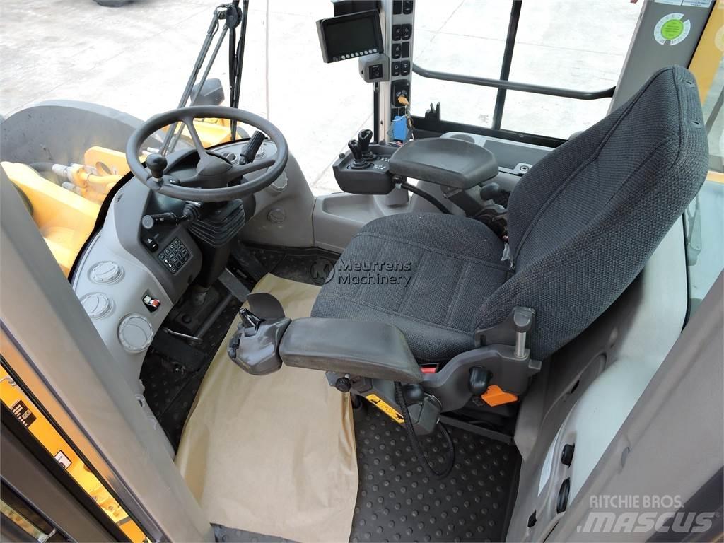 Volvo L250G Naudoti ratiniai krautuvai