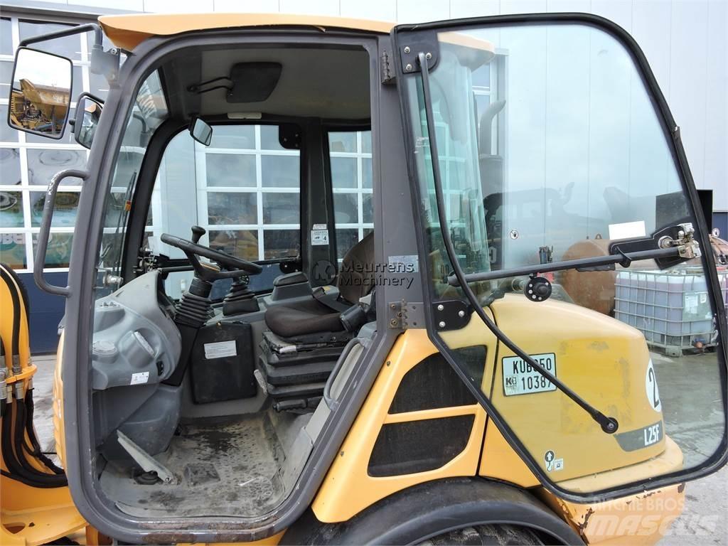 Volvo L25F + FORK Naudoti ratiniai krautuvai