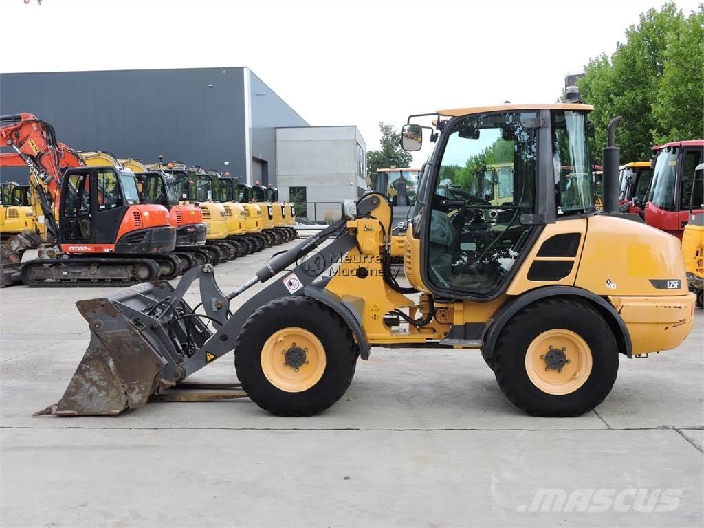 Volvo L25F + FORK Naudoti ratiniai krautuvai