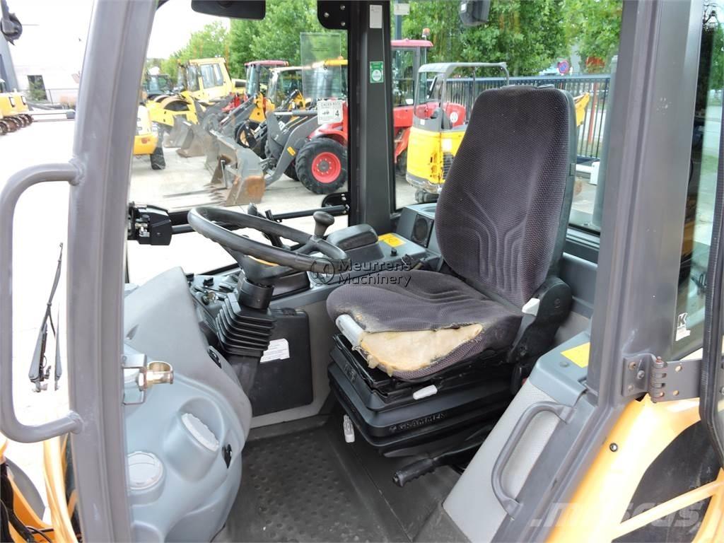 Volvo L25F + FORK Naudoti ratiniai krautuvai