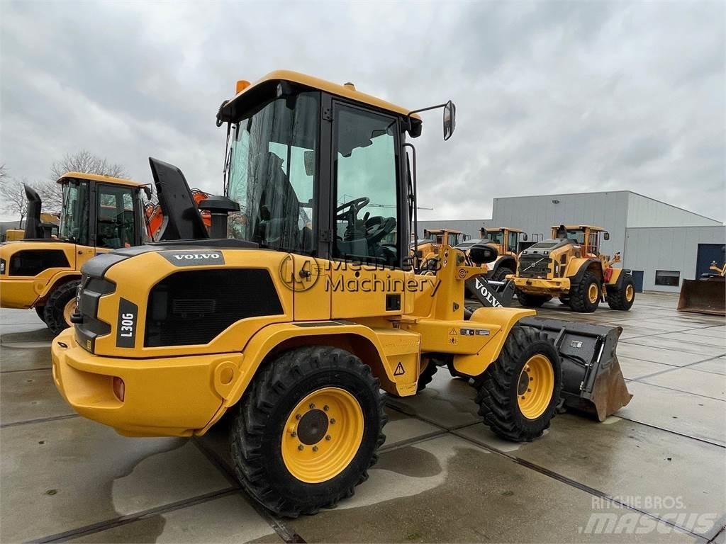 Volvo L30G Naudoti ratiniai krautuvai