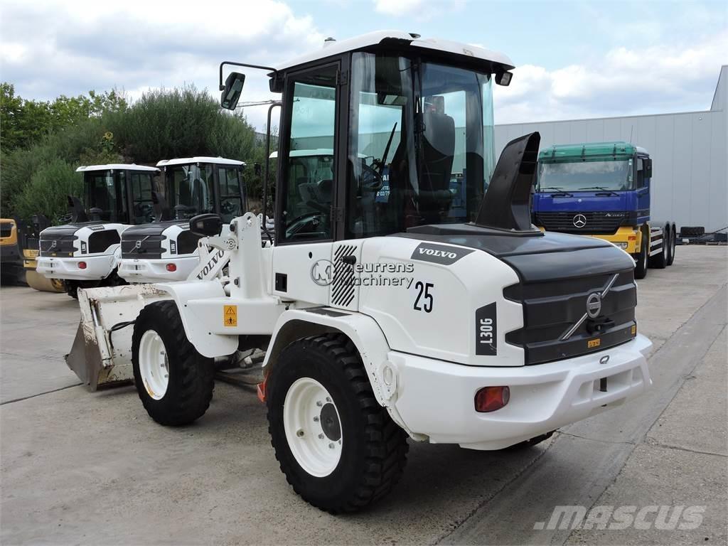 Volvo L30G + FORK Naudoti ratiniai krautuvai