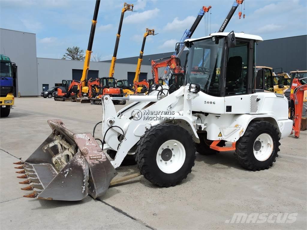 Volvo L30G + FORK Naudoti ratiniai krautuvai
