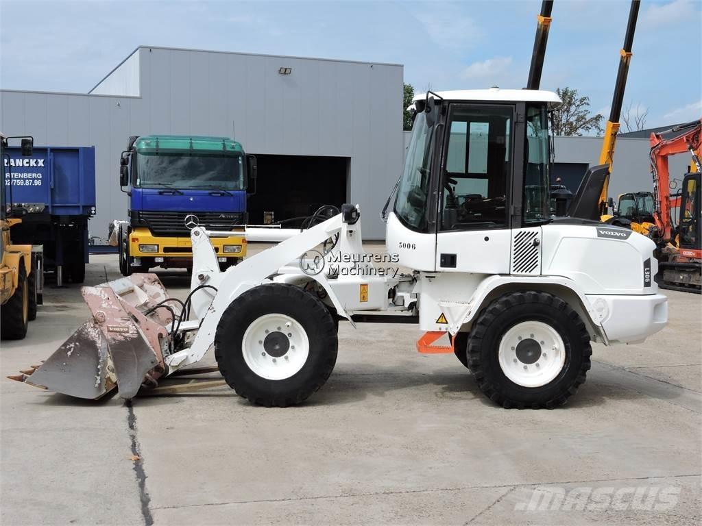 Volvo L30G + FORK Naudoti ratiniai krautuvai