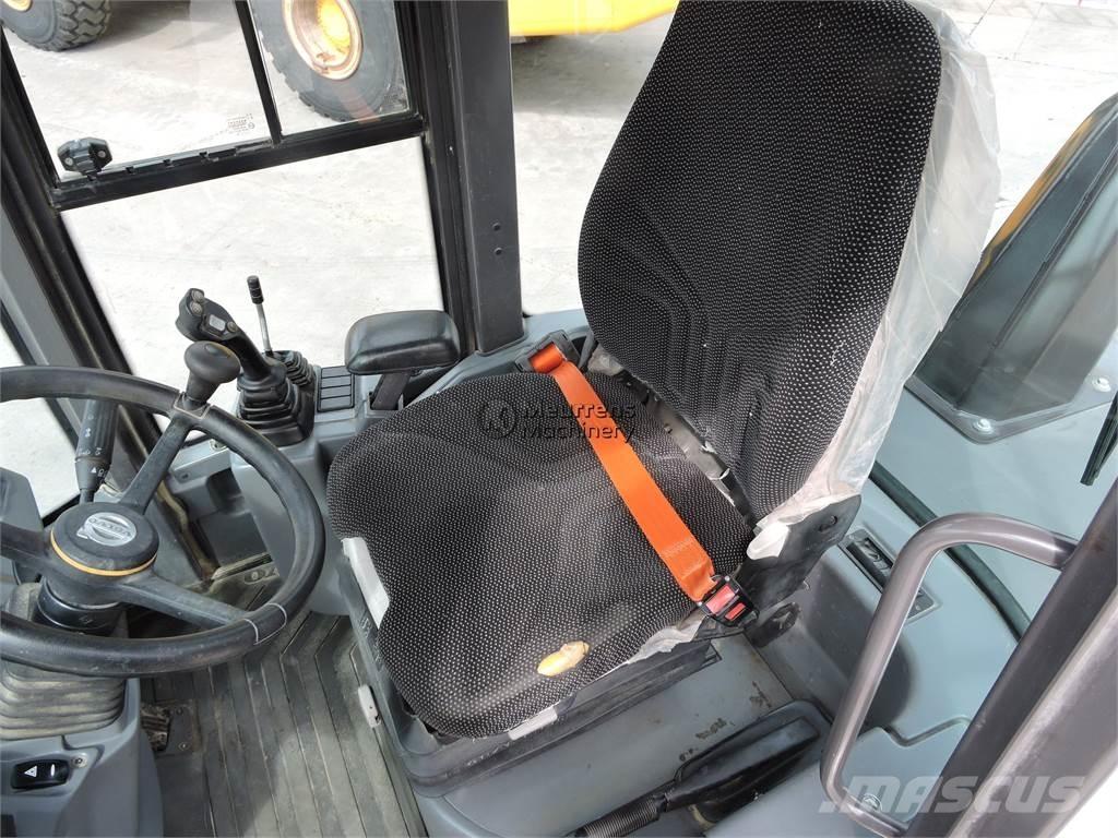 Volvo L30G + FORK Naudoti ratiniai krautuvai