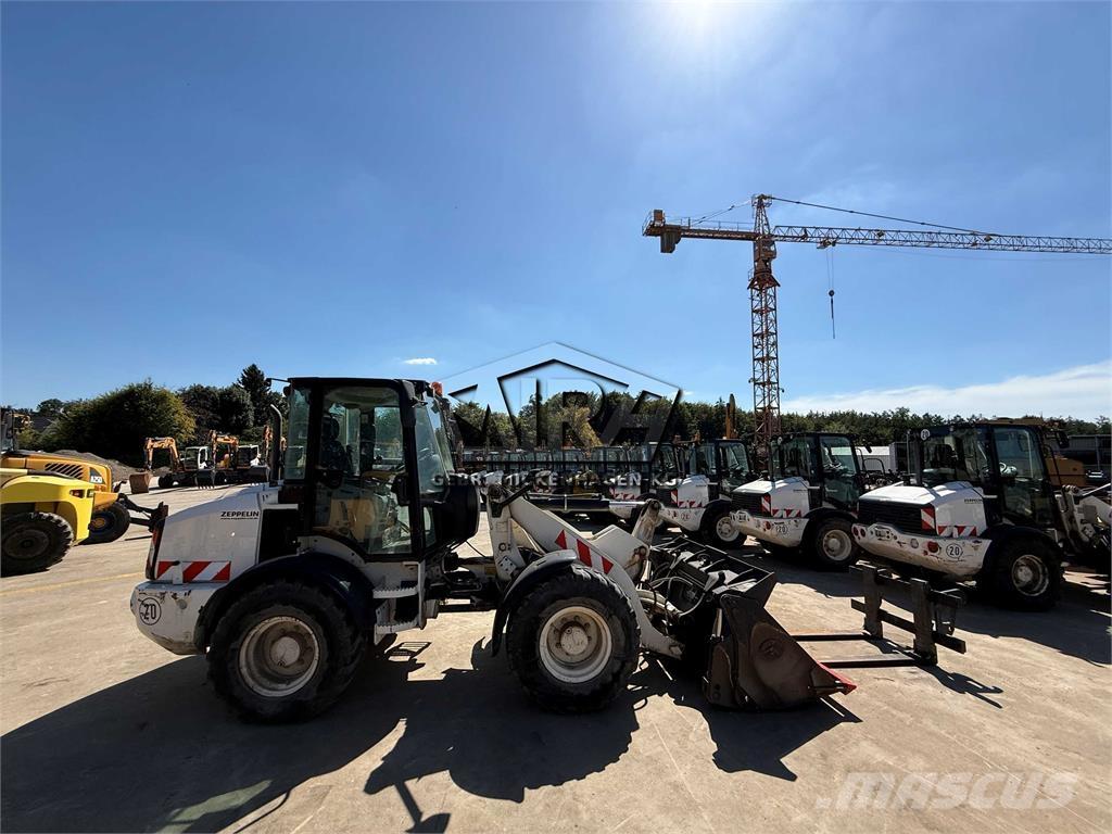CAT 908 M Naudoti ratiniai krautuvai