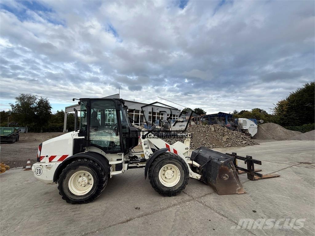 CAT 908M Naudoti ratiniai krautuvai