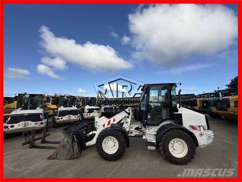 CAT 908M Naudoti ratiniai krautuvai