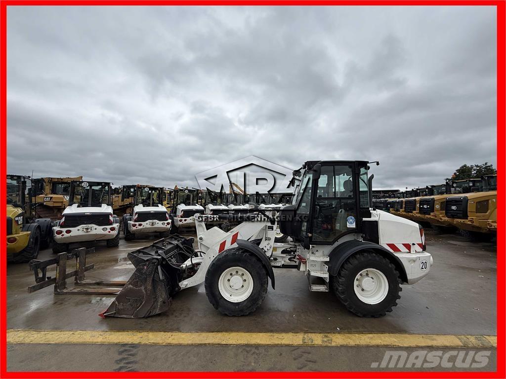 CAT 908M Naudoti ratiniai krautuvai