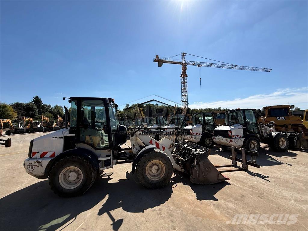CAT 908M Naudoti ratiniai krautuvai