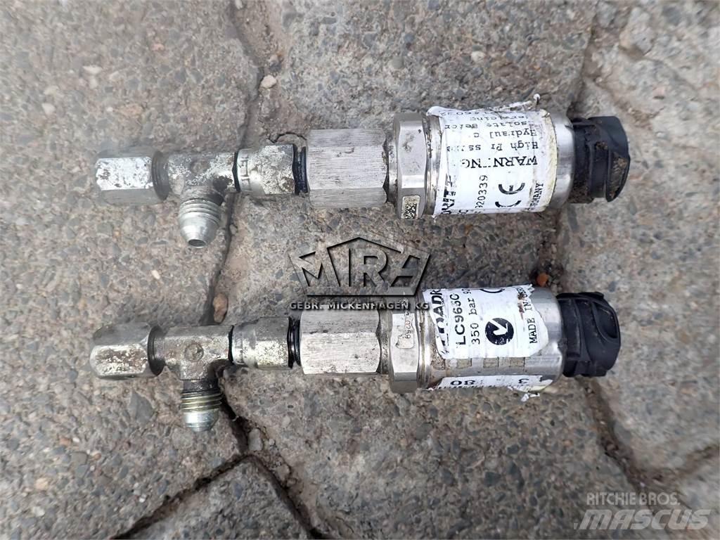 CAT 926 M/ Waage Kabinos ir interjeras