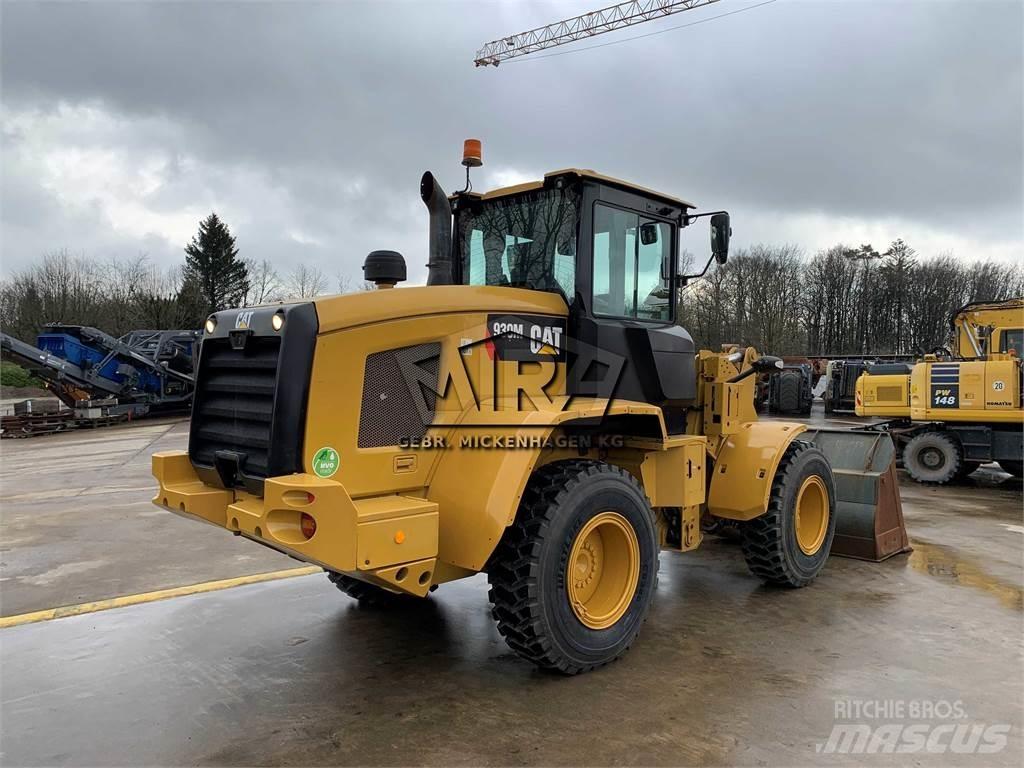 CAT 930M Naudoti ratiniai krautuvai