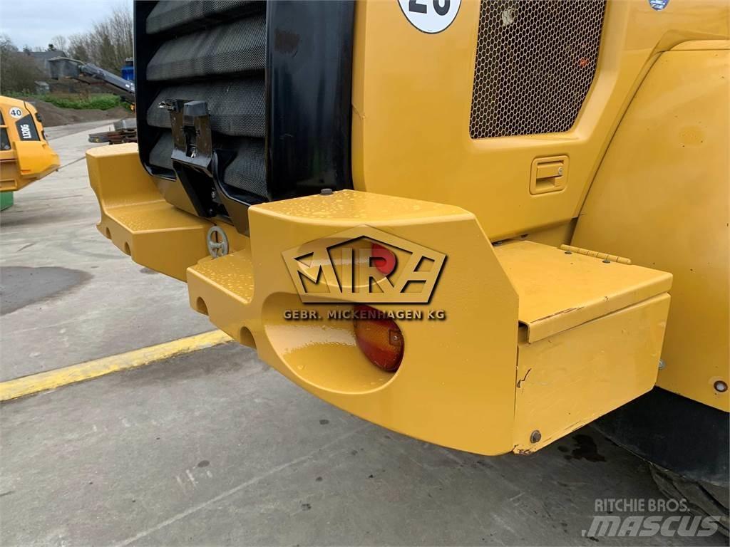 CAT 930M Naudoti ratiniai krautuvai