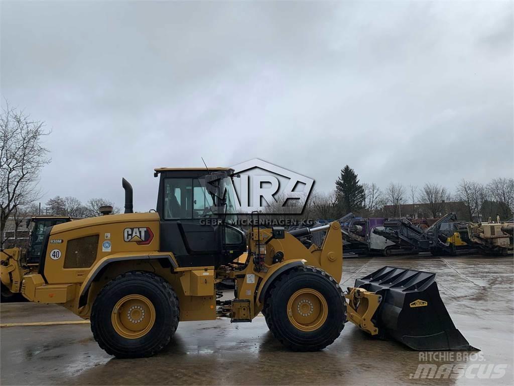 CAT 930M Naudoti ratiniai krautuvai