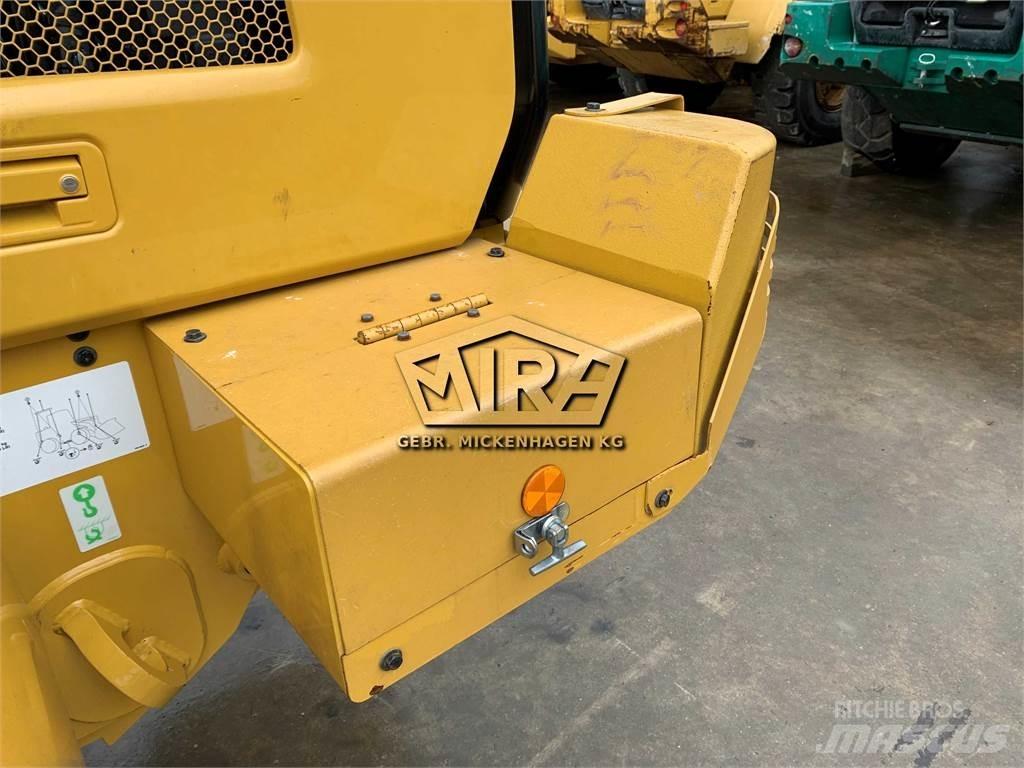CAT 930M Naudoti ratiniai krautuvai